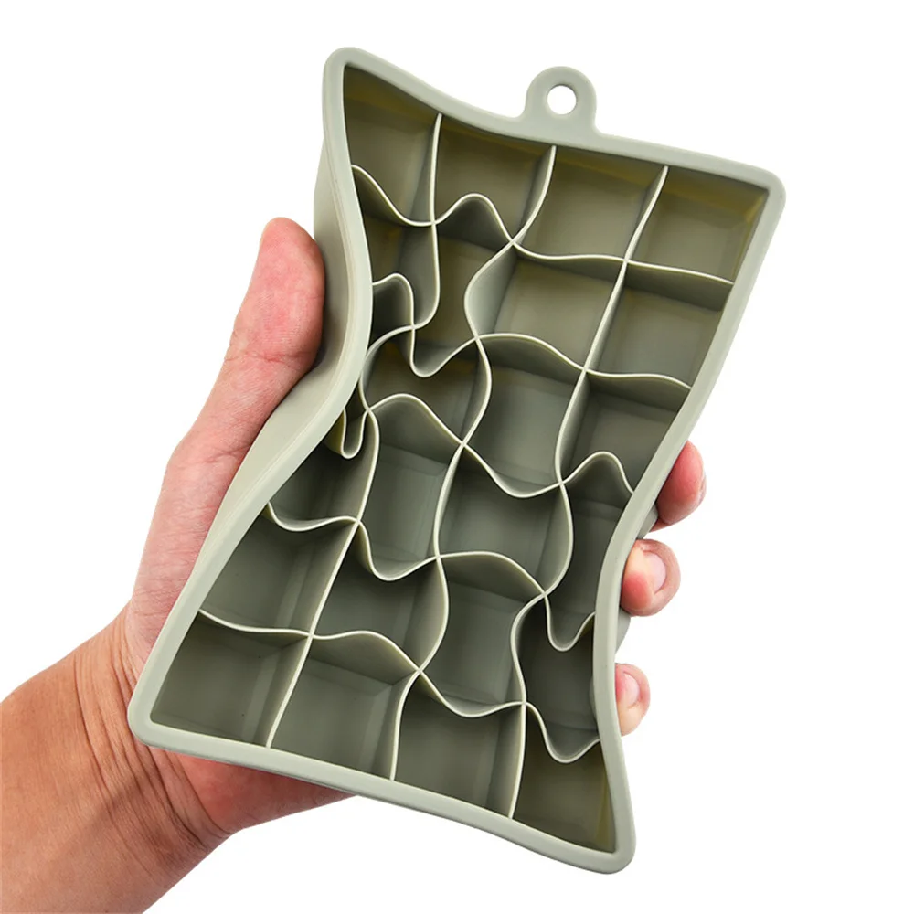 Description Picture 4 of item24/8 Grid Big Ice Tray Mold Box Large Food Grade Silicone Ice Making Square Tray Mold Diy Bar Pub Wine Ice Block Model Accessory