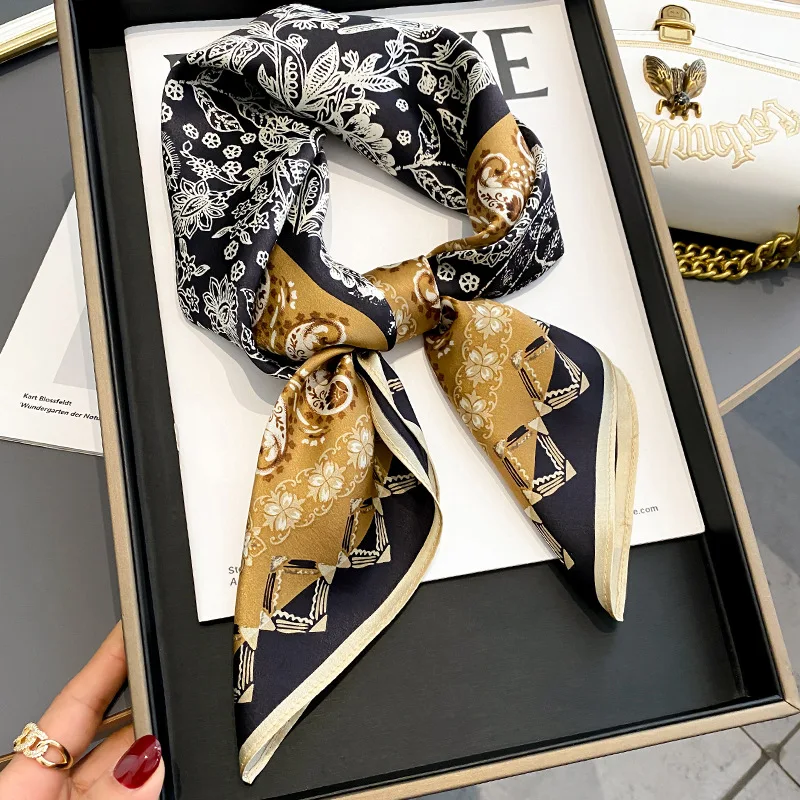 

Mulberry Silk Thin Section Stitching Two-color Plant Chain Curling 70cm Scarf Square Decoration