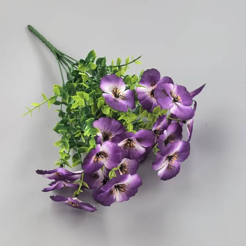 10 Stück Simulationsblumen Eukalyptusblatt Seidenstiefmütterchen Blumenstrauß Innen- und Außendekoration Rote künstliche Blumen künstliche Stiefmütterchen – Detail 7