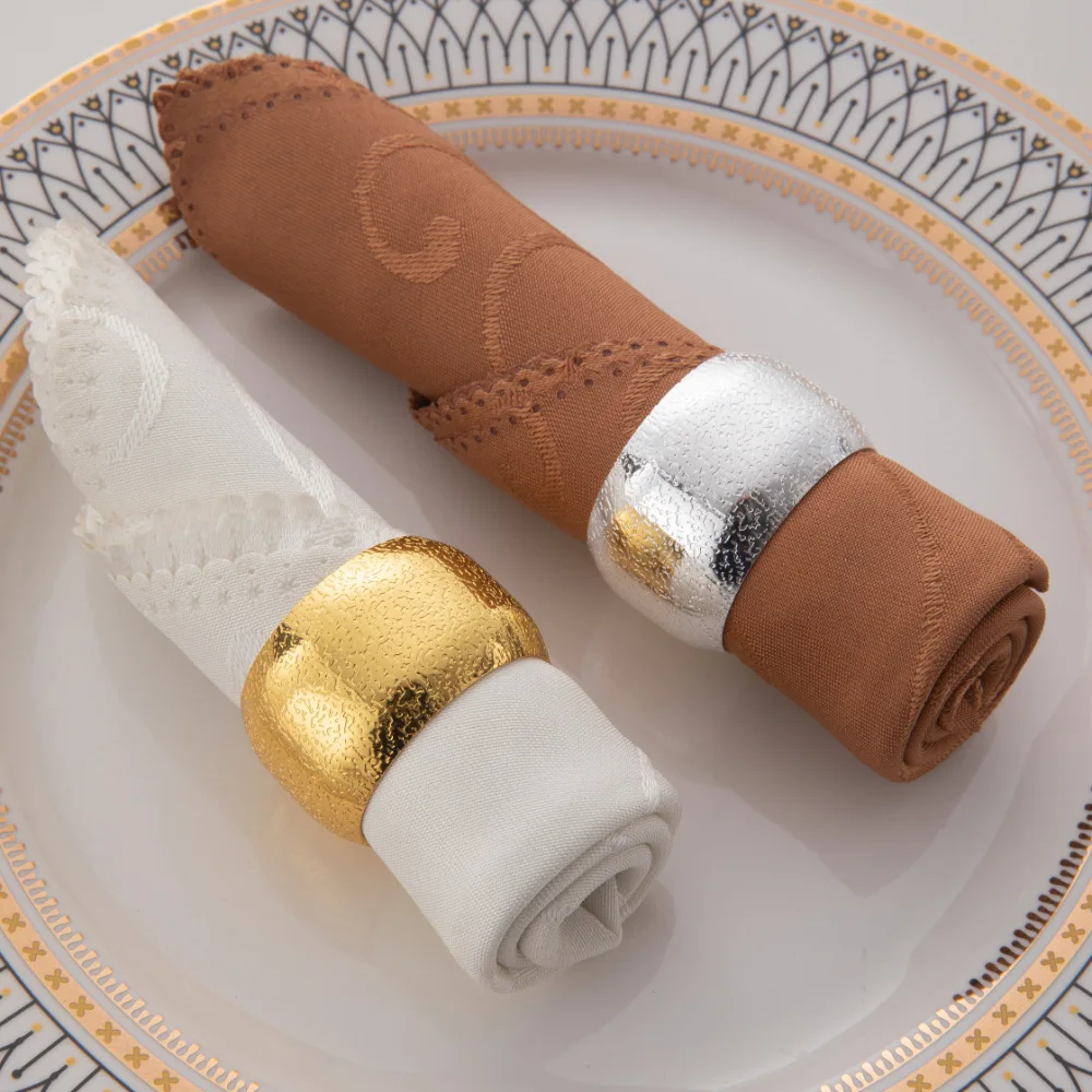 1PCS Metal Napkin Rings Simple Ring Models Napkin Buckle Wedding Napkin Holder for Dining Room Family Dinner Table Decor