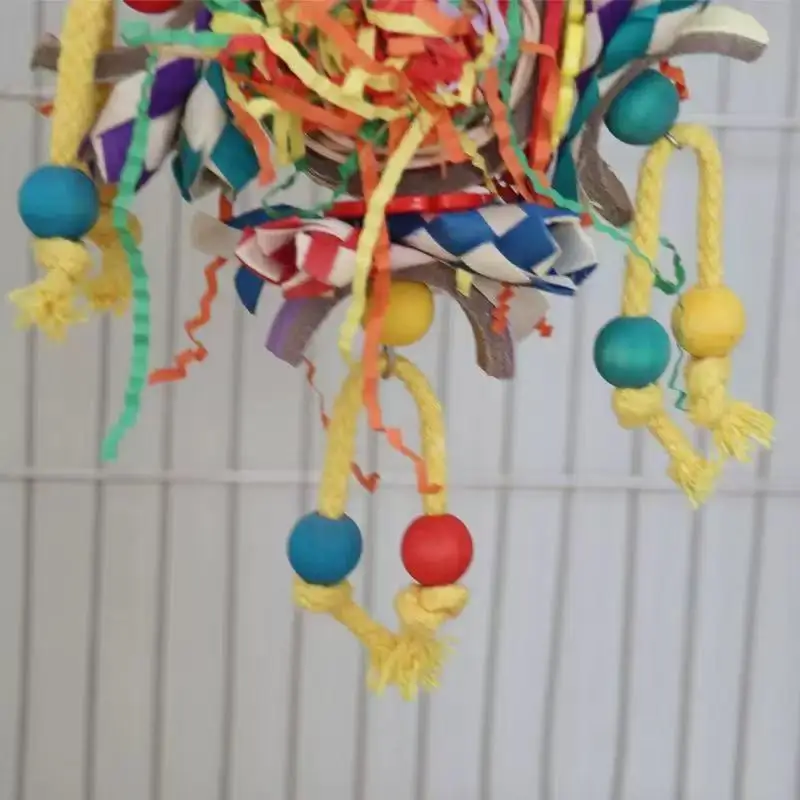 Colorful Rattan Ball Chew Toys for Parrots, Hanging Bird Cage Decor (Random Colors）