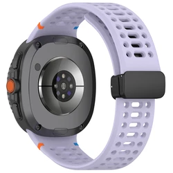 Braccialetto con cinturino in silicone traspirante e magnetico