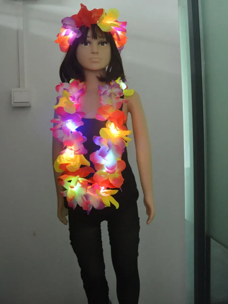 Description Picture 3 of itemWomen Girl Hawaii Light Up Flower Lei Necklace Hula Garland Wreath Wedding Hawaiian Costume Tropical Luau Glow Party Supplies