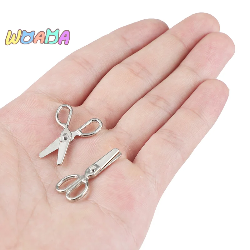 

2pcs Mini Metal Scissors Miniature Dolls House Furniture 1:12 Dollhouse Decor