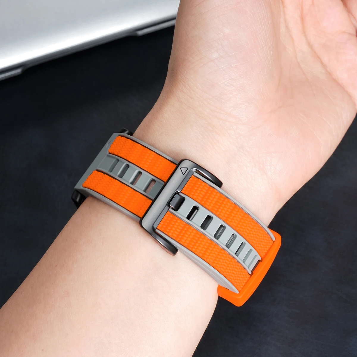 Universal QuickFit Silicone Strap - 22mm/26mm Bracelet Watchband
