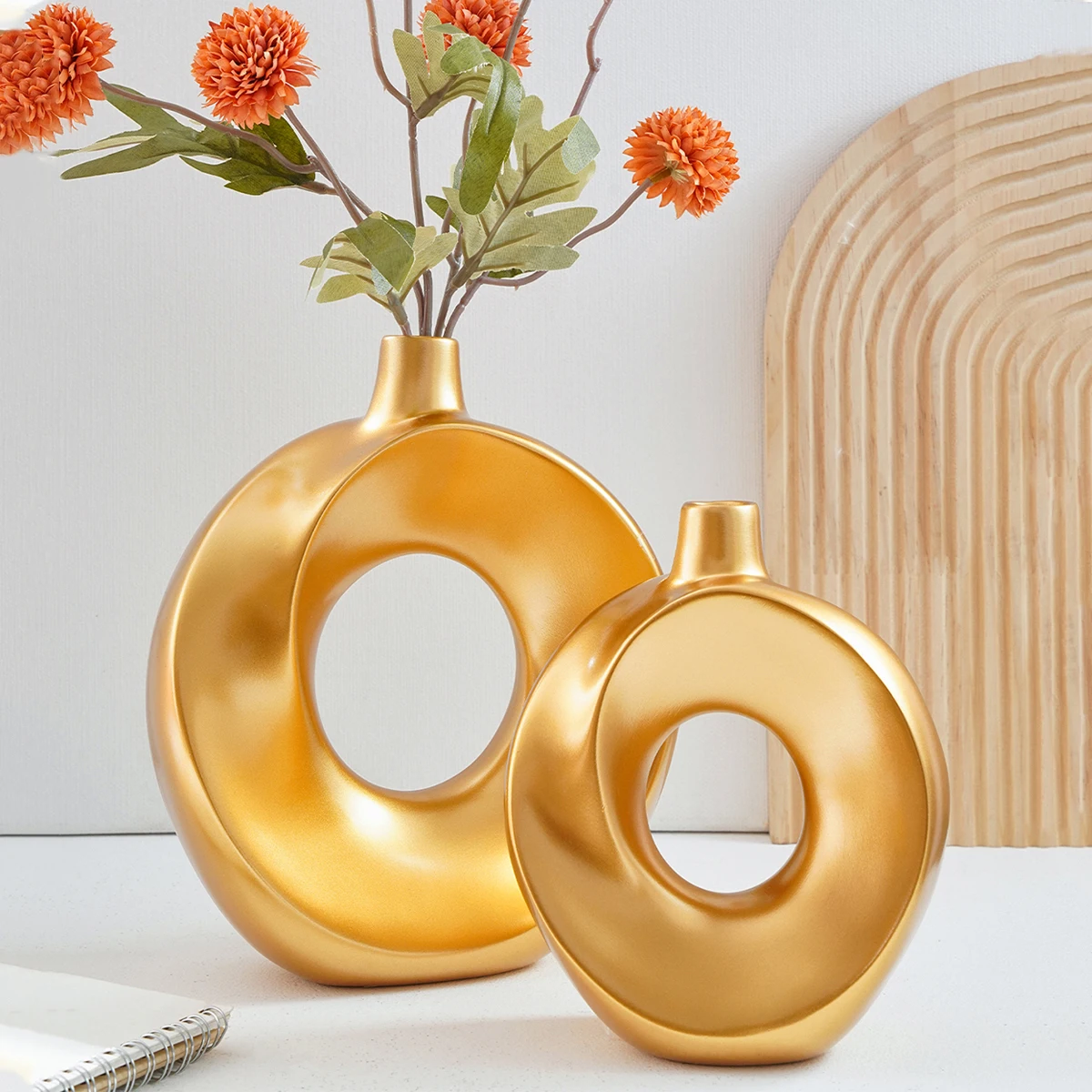 1PC, creative and simple resin golden donut vase, modern home decoration vase