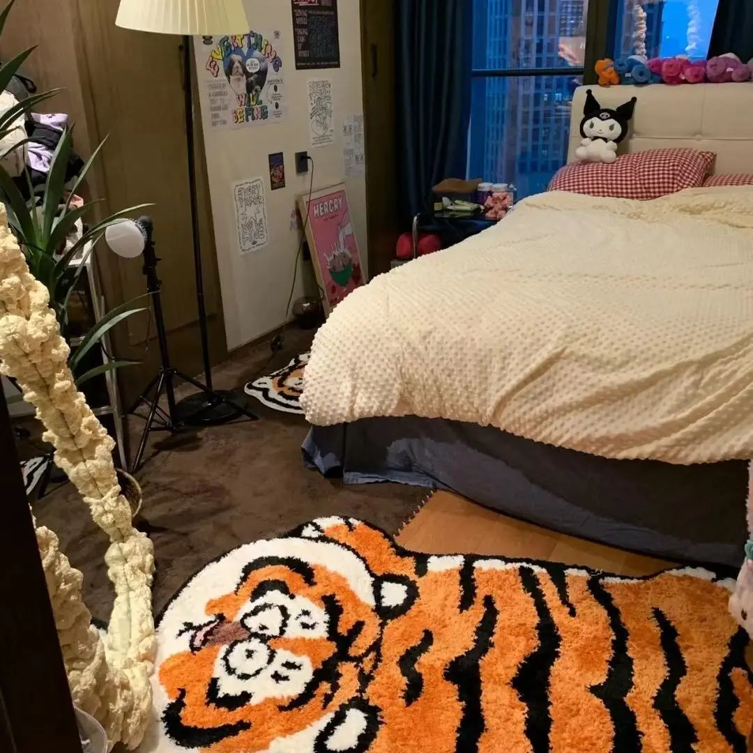 Floor Mat VIKAMA Faux Cashmere Fat Tiger Cartoon Shaped Floor Mat Children's Bedside Rug & Absorbent Bathroom