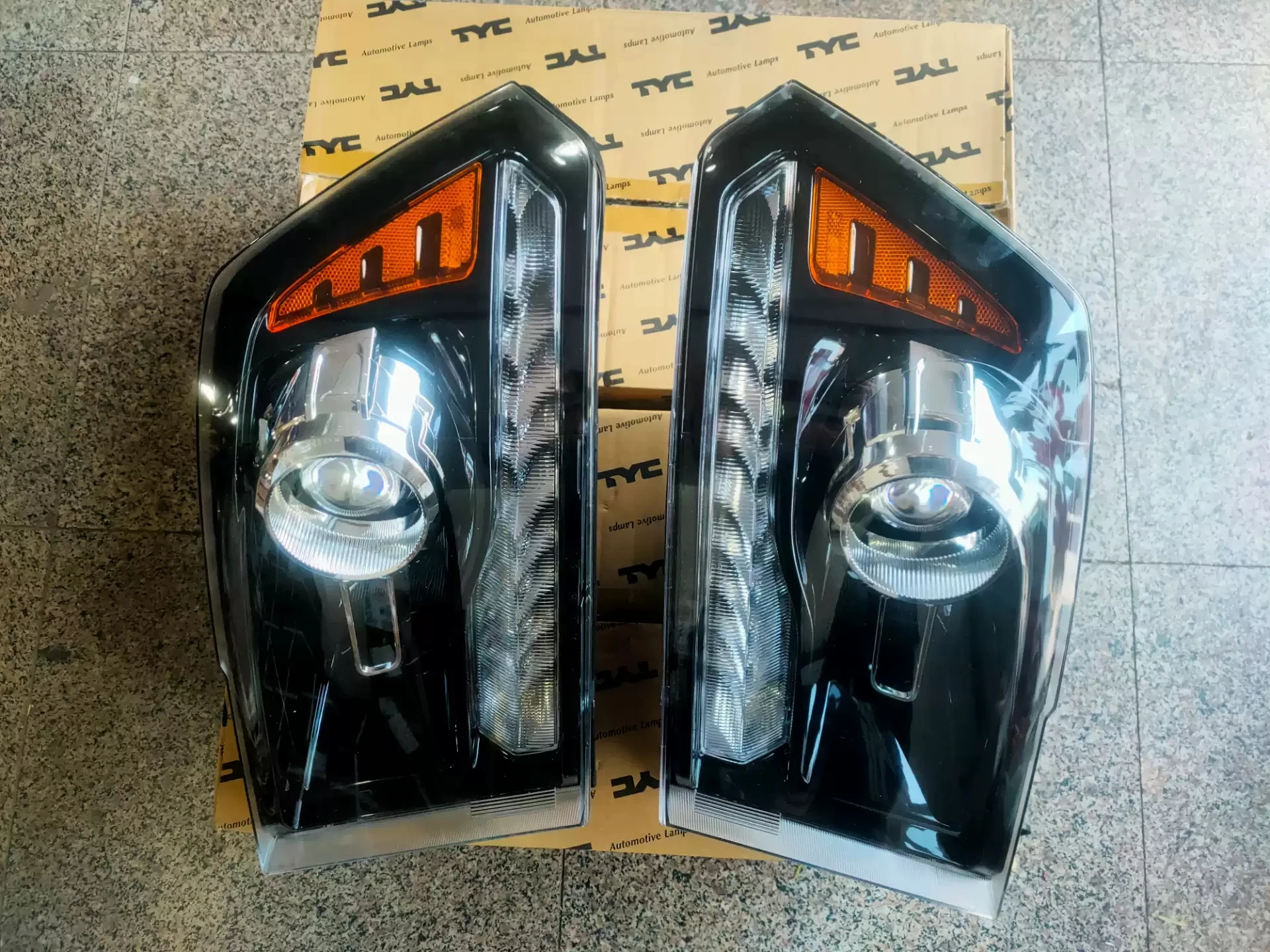 For Dodge ram DS Rebel LED Headlight Headlamp assembly DRL Daytime Running lamp car accessories