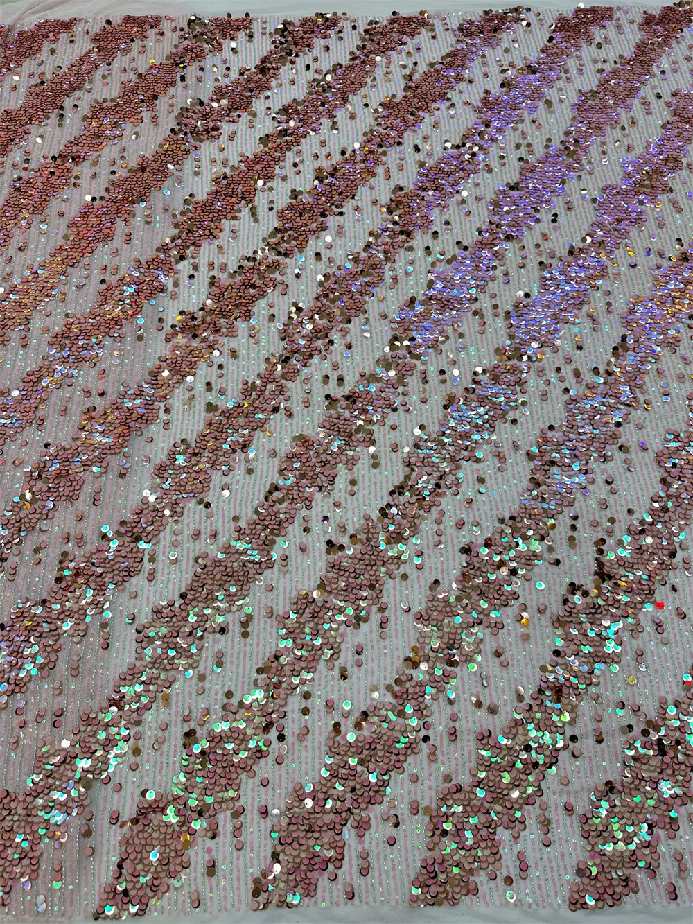 Рисунок 3 - Африканская кружевная ткань Sequence 2023