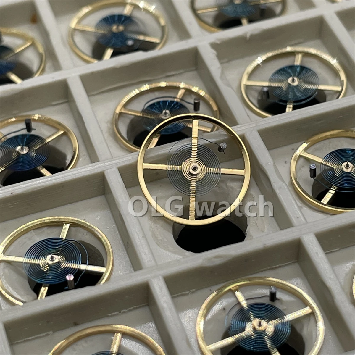 MechanicalWatchBalanceWheelwithBlueHairspringforVR3135Watch