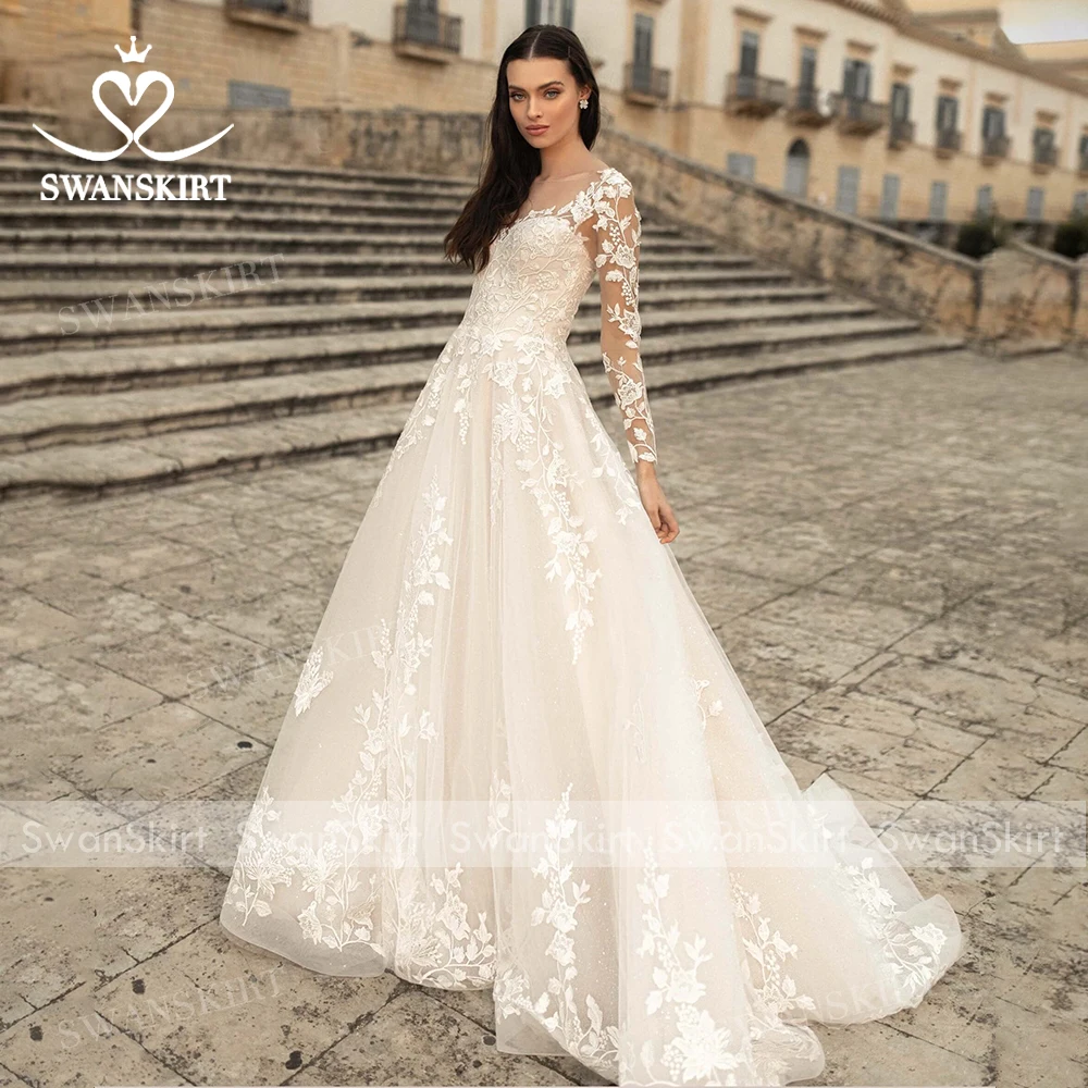 Vintage Long Sleeve Wedding Dress Appliqued A-Line Bride Gown Lace Princess SwanSarah N307 customized Vestido De Novia 3