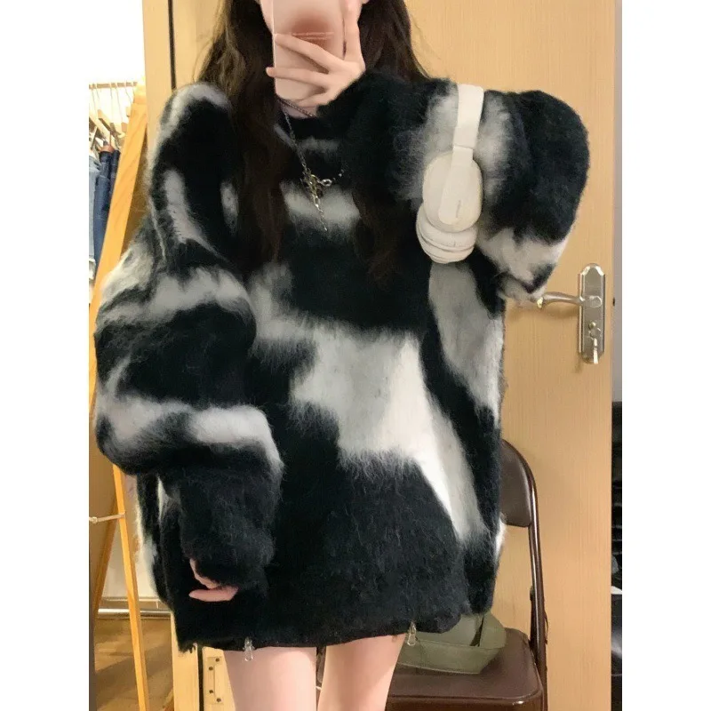 Korean Version of Black White Color Contrast Sweatshirts Autumn and Winter with Loose Lazy Sweater Female Thick Bottom Shirt Top