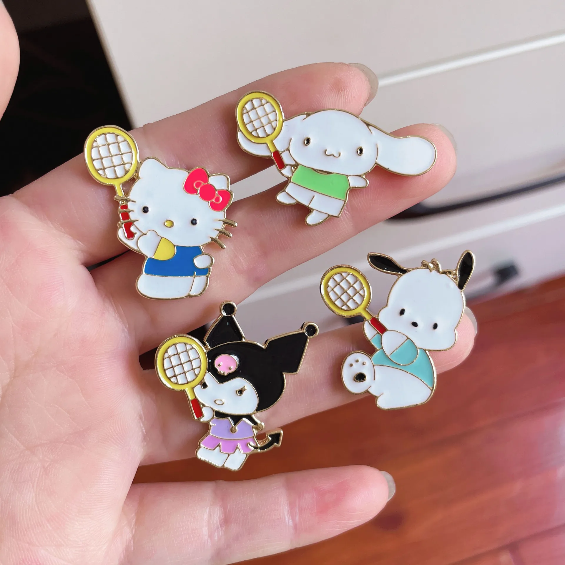  Sanrio Hello Kitty 4-Piece Enamel Pin Set : Clothing, Shoes &  Jewelry