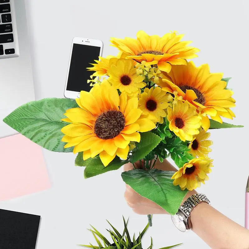 

Rustic Wedding Simulation Artificial Sunflower Bouquet - Perfect Décor for Your Special Day