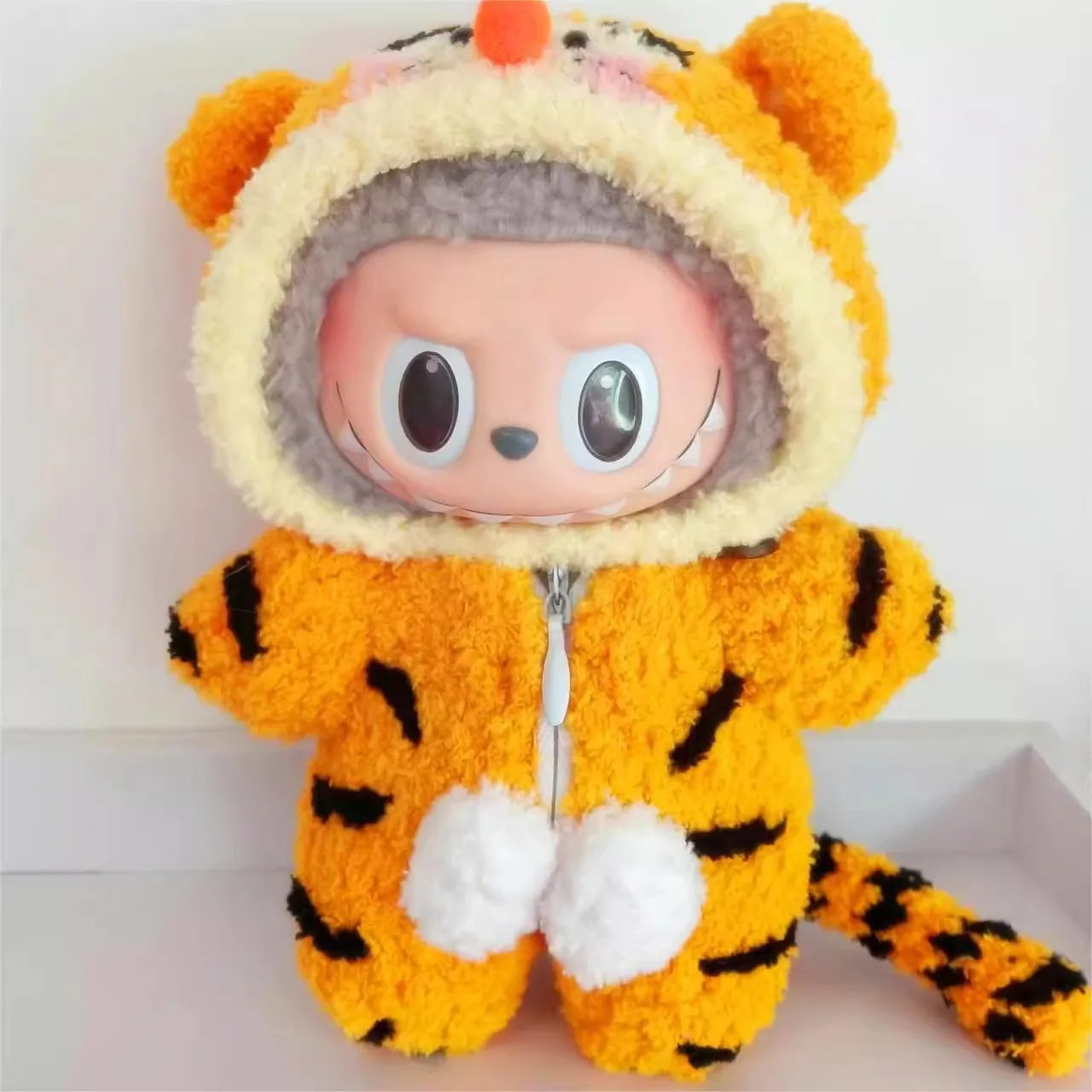 thumbnail image 1 of Ropa de bebé Labubu hecha a mano de lana Mokoko 17 cm Michimini Stellalou Chip 'N' Dale Bear Duffy Linabell 15 cm Solo ropa Sin muñeca, 1 of 5