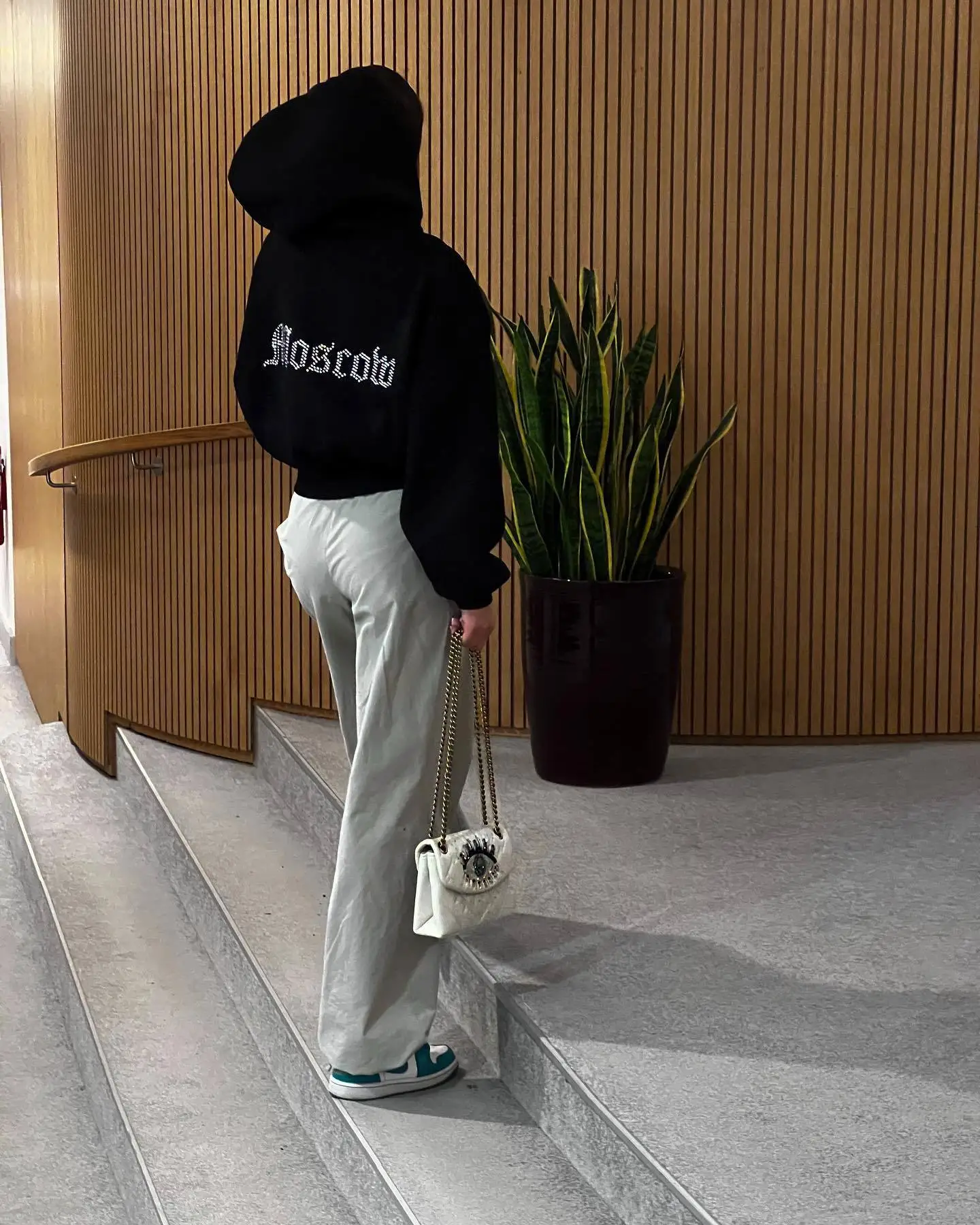 wonderwall.swim_340169750_5422