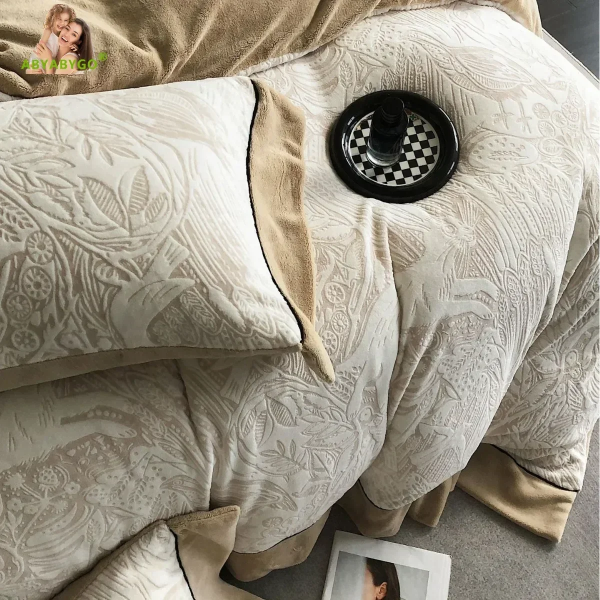 Euro Style Queen Bedding Set Luxury Soft Velvet Bed Linen Winter Duvet Cover Set Double Sheets Wide Edge Comforter Bedding Sets 5