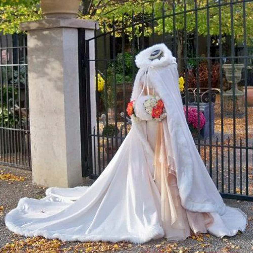 結婚式のケープケープケープ暖かい冬の長い花嫁のために大人のために
