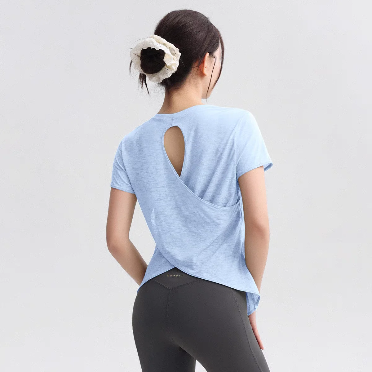 Women's Tight Sports T-shirt Quick Dry Short Sleeve Yoga T-shirt Pilates Fitting Fitness Back Hollow Out Running