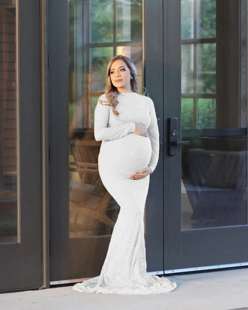 Garnet Monroe Maternity Gown with tossing train One-Size – Chicaboo