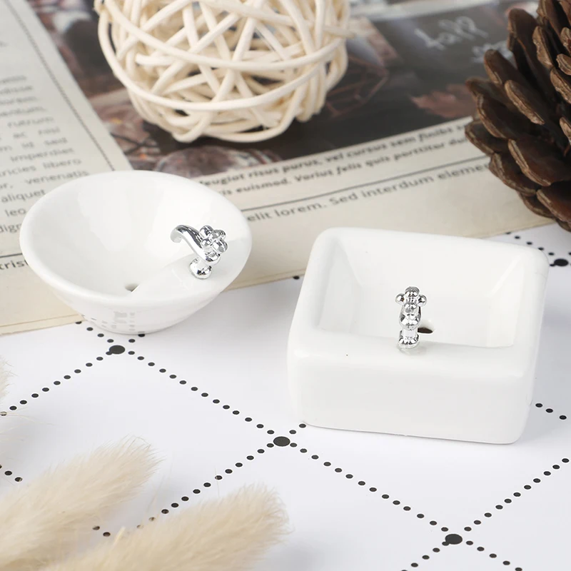 Dollhouse Bathroom Sink 1:12 Miniature Ceramic Wash Basin Bathroom Sink Model Simulation Accessory for Dollhouse White