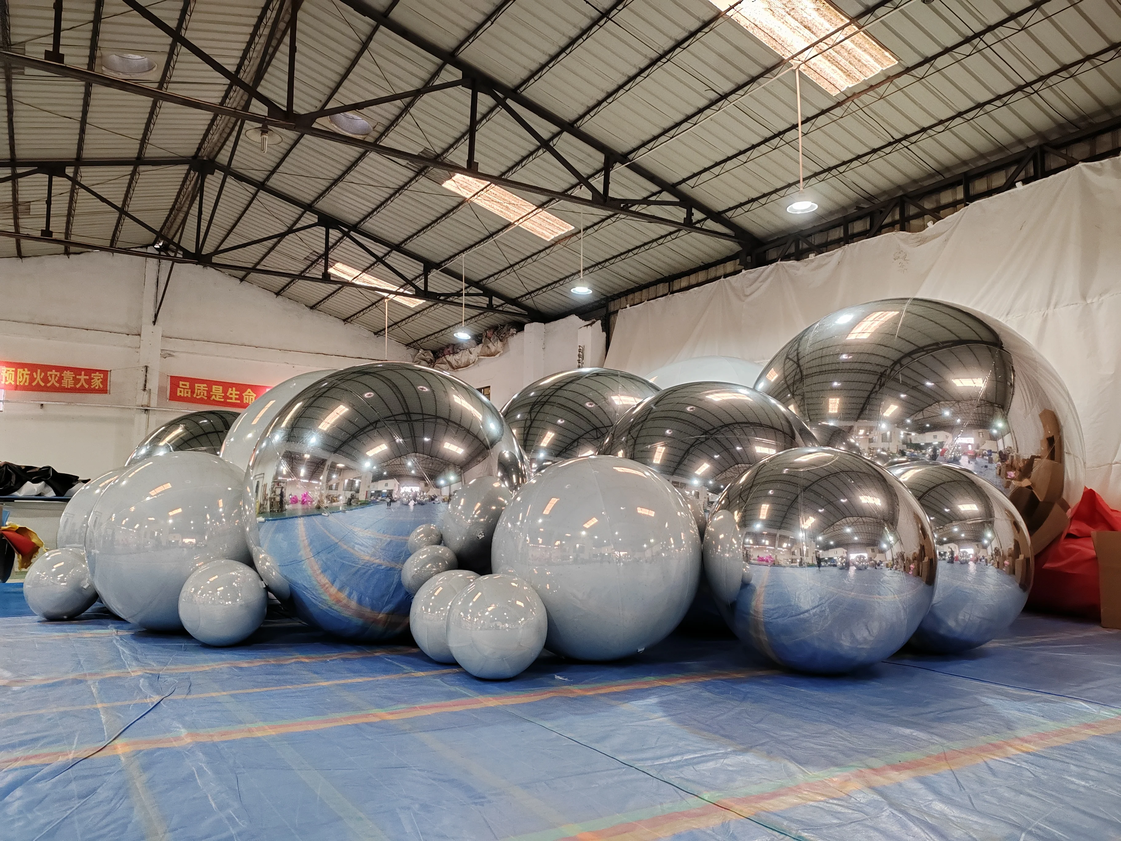 50cm-3m Double Layer Inflatable Mirror Ball PVC Silver Gold Mirror Balloon Giant Sphere Reflective Balloon For Wedding Event 3
