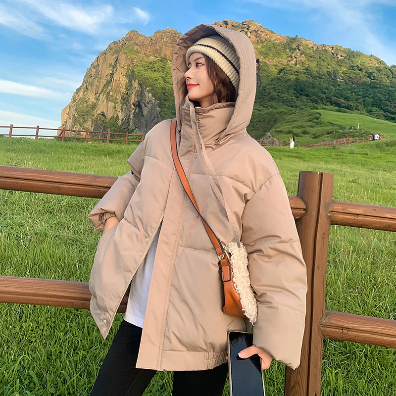 

European 2023 Winter New Down Cotton Coat Women's Short Oversize Thickened Fashion Bread Cotton Coat Trend