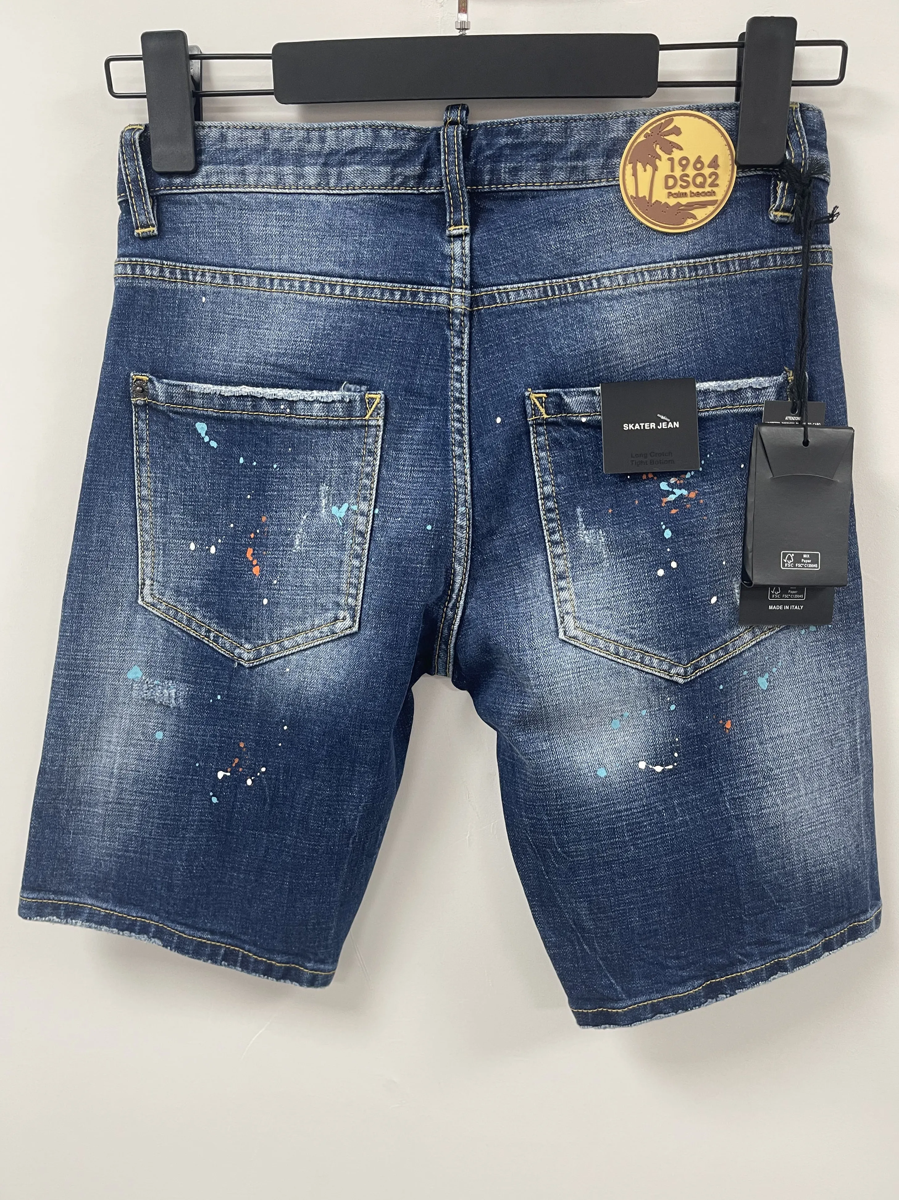 2024 Spring/Summer New D2 Jeans Trendy Men's Washed Worn Hole Patches Painted Slim Fit Micro Elastic denim shorts Men's