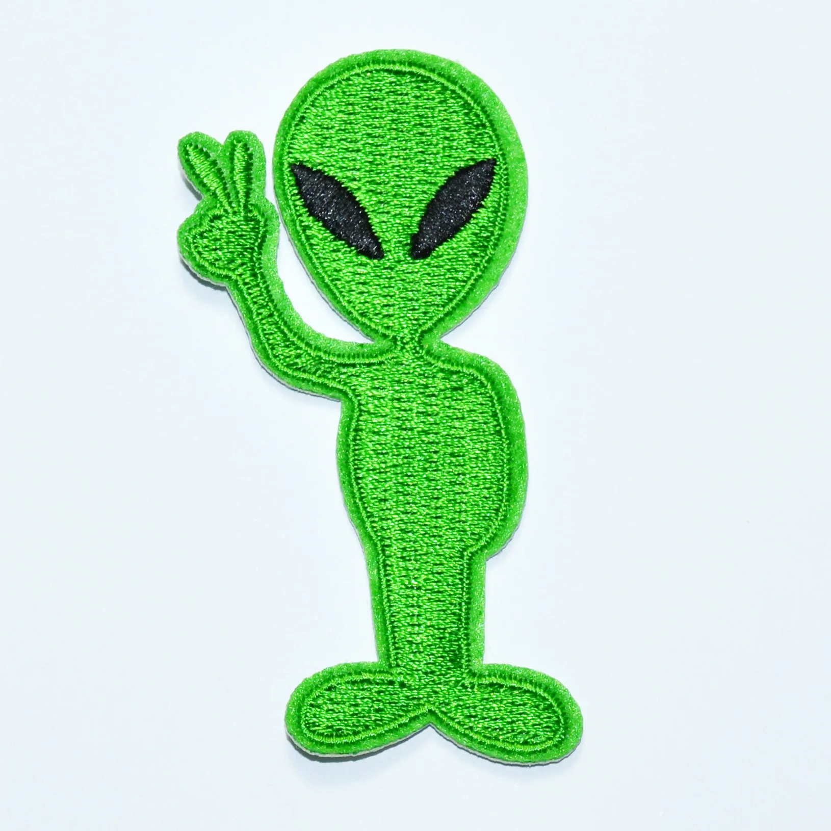 

100x Alien ufo flying saucer roswell area 51 retro sew applique iron on patch (≈ 3.6 * 8 cm)