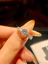 Elegant Moissanite Diamond Women's Engagement Ring in Sterling Silver - High - Quality Fine Jewelry (1 Carat Moissanite)