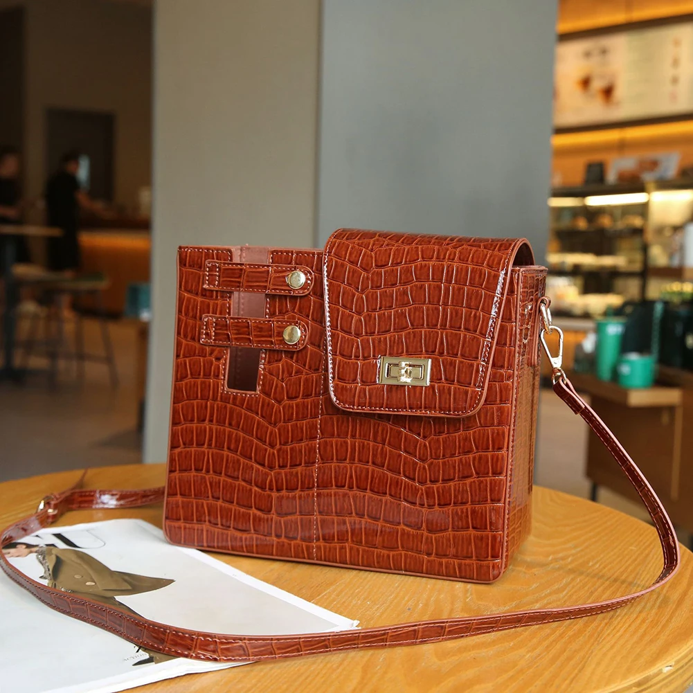 PU Crossbody Water Bottle Holder Bag for Hiking Camping