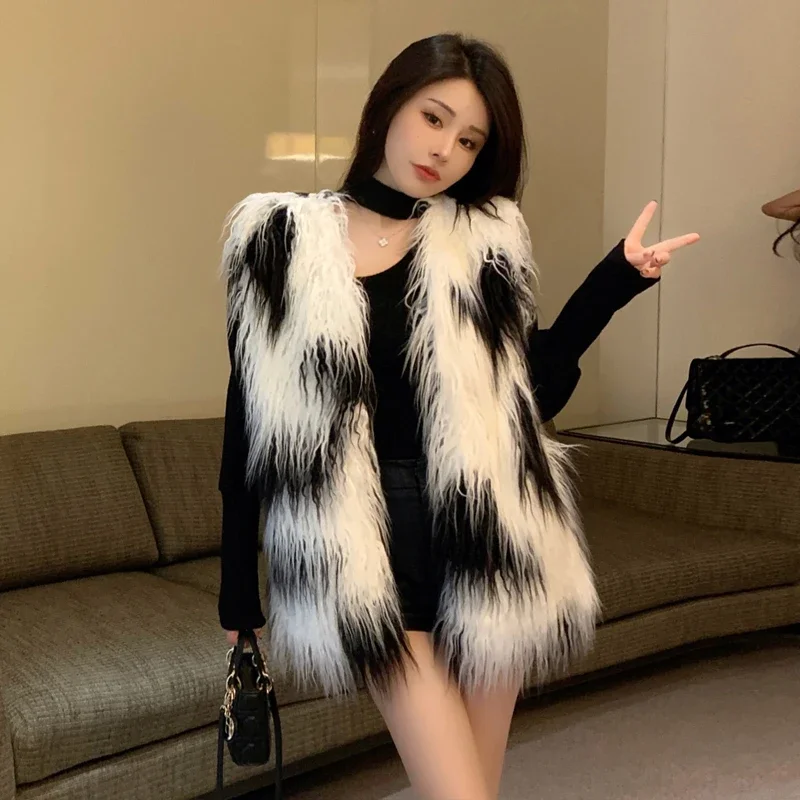 

Winter Fashion Women's Faux Fur Vintage Snowsuit Korean Female Clothing Sleeveless Slim New Coats Black White Fox Fur