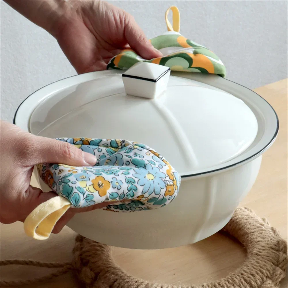 New Cloth Cotton Quilted Triangle Pot Hat Anti-Scalding Heat Insulation Pot Hat Cover Kitchen Casserole Iron Handle Gloves