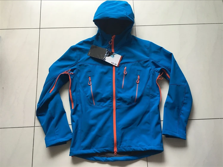 Customize LOGO Outdoor Skiing Fishing Hiking Clothing Warm Fleece Softshell Jacket Men Waterproof Windproof Hooded Hunting Coat