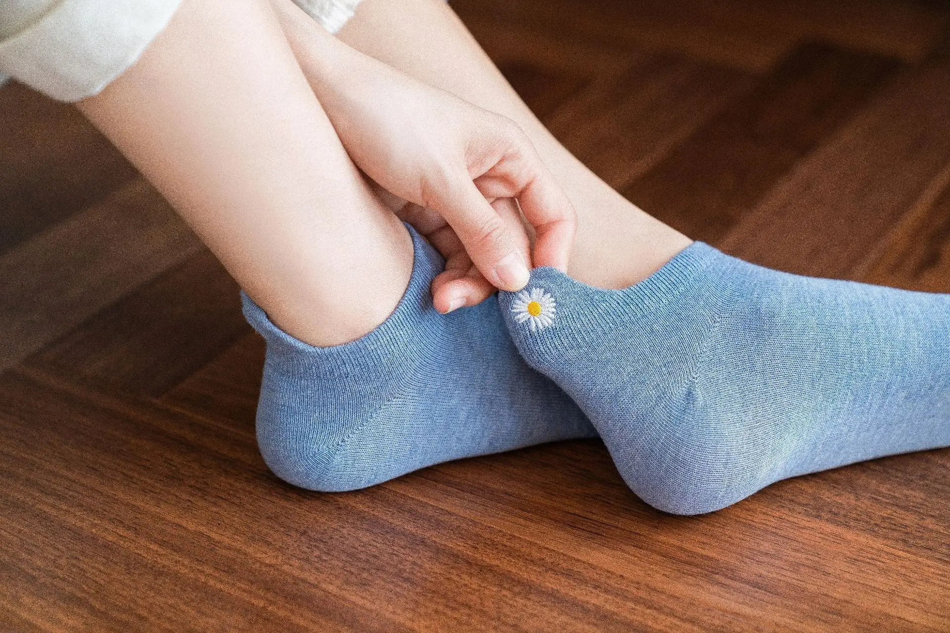 Description Picture 5 of item4 Pairs Lot Women Socks Girls Embroidery Japanese Soild Kawaii Spring Summer Daisy Slippers Cotton Invisible Cute Set Floral