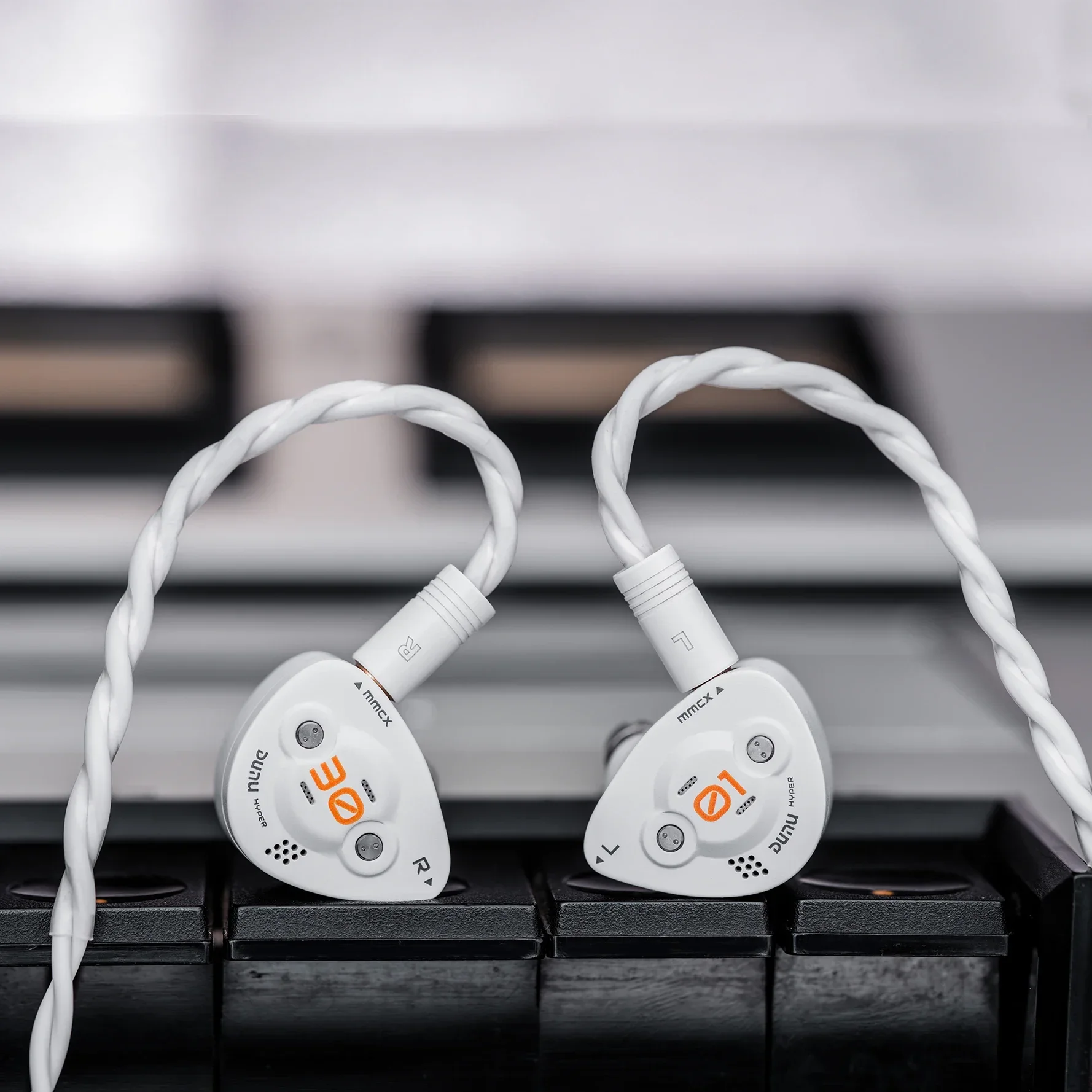 DUNU DK3001BD Brain Dance 9 Drivers Tribrid In-Ear Earphone 1DD+4BA+4P Hybrid Flagship Glacier Hi-Res Audio Earbuds DK3001 BD 2