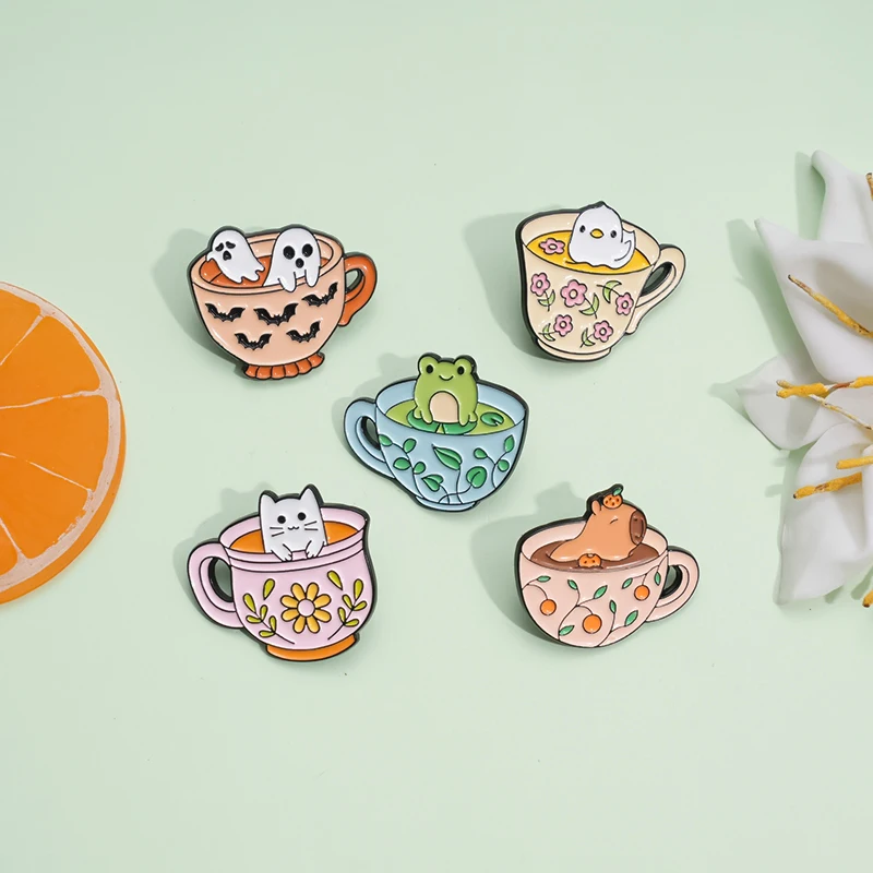 

Creative Cup Animal Enamel Pins Frog Ghost Duck Cat Capybara Cartoon Brooch Lapel Badge Cute Decorative Jewelry Gift for Friends