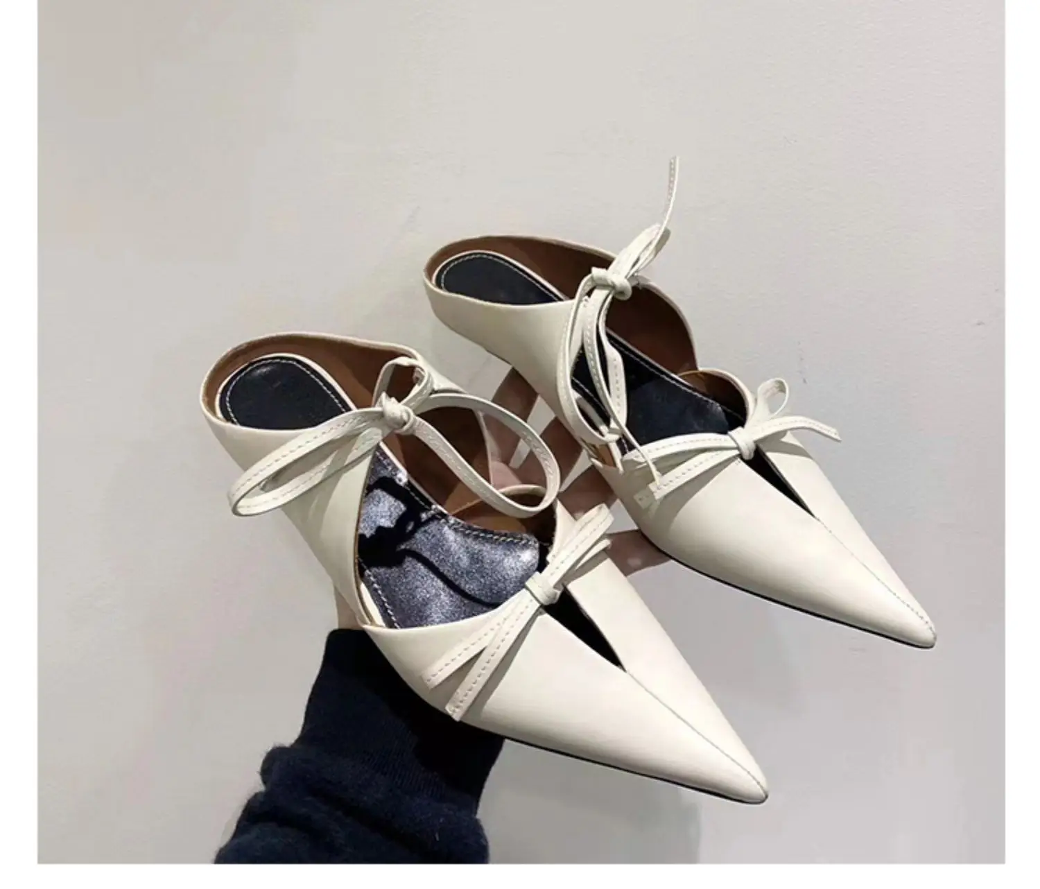 Niche half slippers for women, summer pointed sandals, French style baotou kitten and Muller shoes, high-end and elegant sandals