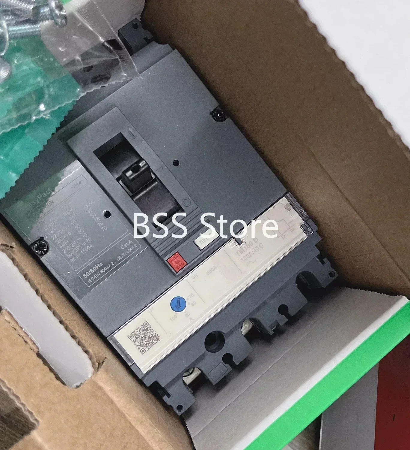 

Литая искусственная Автоматическая выключатель LV510477 CVS100N TM100D 3P, 3D пластиковая искусственная Автоматическая выключатель