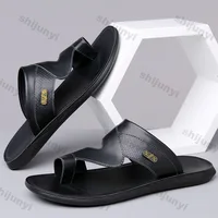 Sandales d'été pour hommes, antidérapantes, respirantes, légères, semelle souple, chaussures de plage, confortables, à la mode, pantoufles à enfiler, nouvelle collection 2025 4