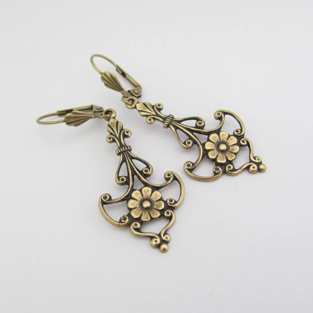 

Vintage Gold Color Flower Dangle Earrings for Women Retro Piercing Eardrop Personalized Metal Accessories Hanging Jewelry Gifts