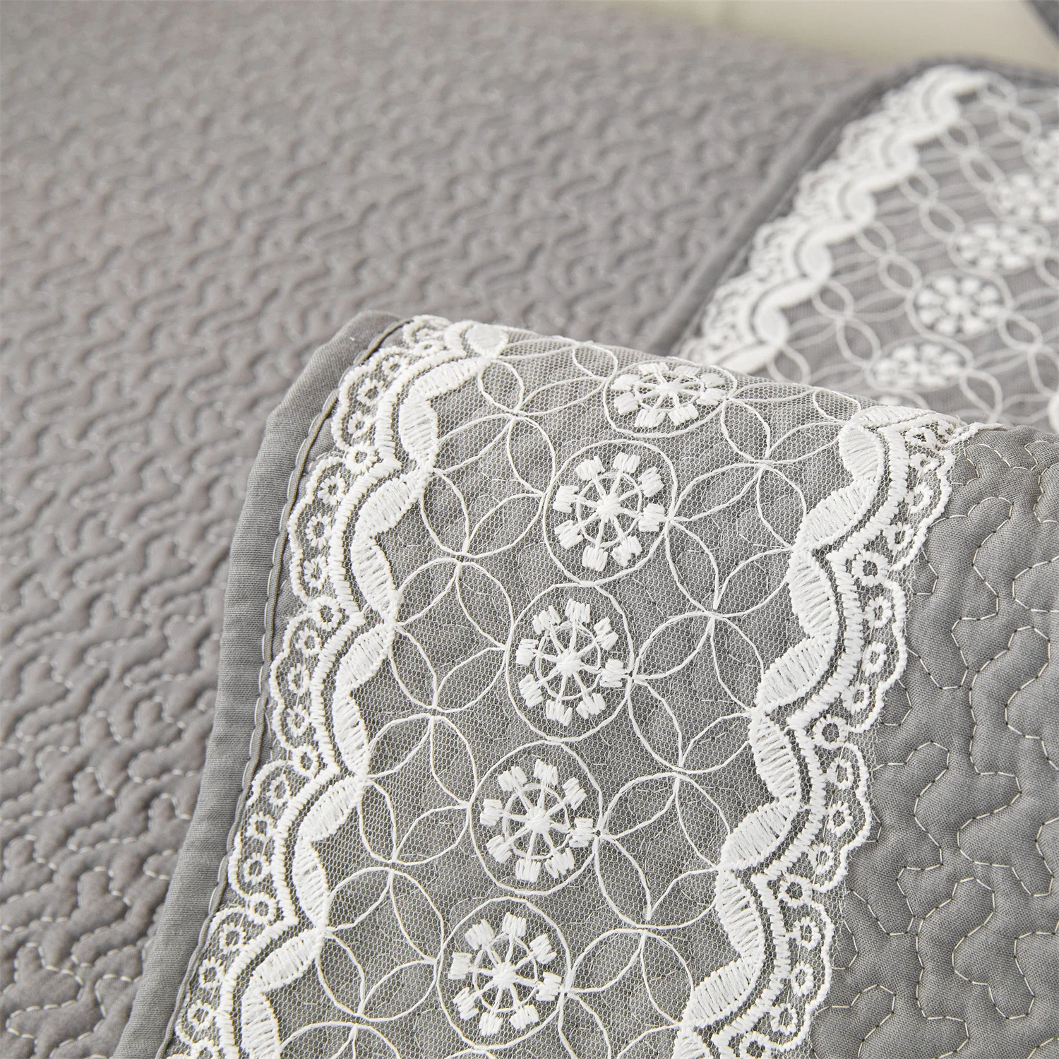 1pc Simple Quilted Sofa Cover with Lace Decor Couch Cushion Cover for Living Room Sofa Towel, Four Season Anti-Slip Slipcover 3