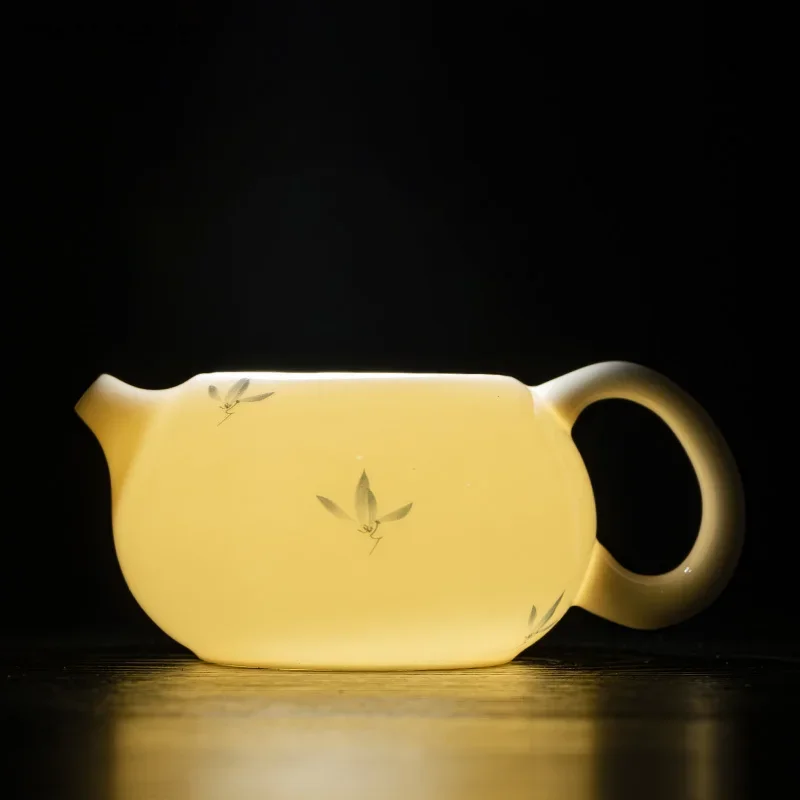 1PCS Ceramic Sheep Fat Jade Porcelain Teapot Chinese Orchid Tea Separation Xishi Tea Pot Ceramic Tea Set