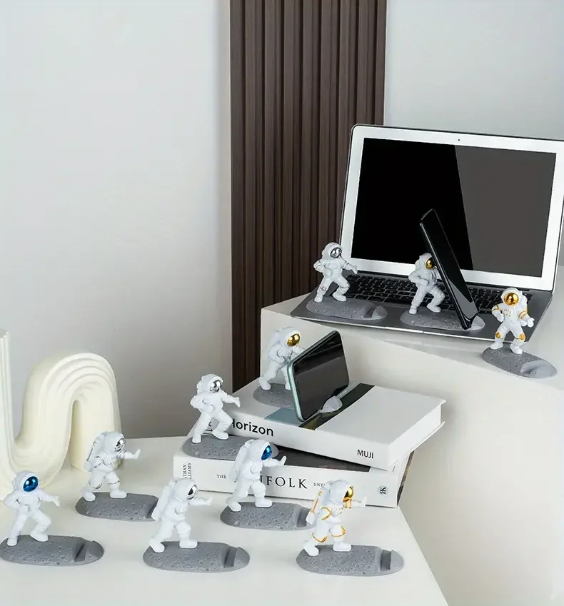 Astronaut Mobile Phone Stand: Spaceman Desk Decoration & Smartphone Bracket Ornaments