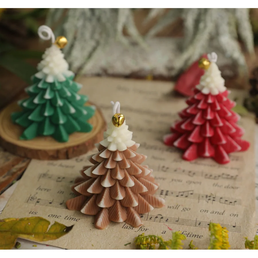 1pc Handmade Christmas Tree Soy Wax Candle with Bell Decor - 6 Hours Long Lasting, for Xmas Party Home Decor & Holiday Gift - Image 4