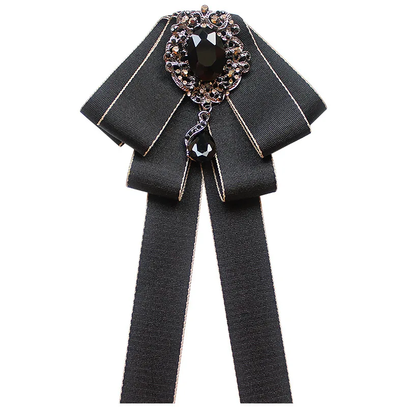 Рисунок 6 - Мужские стильные деловые костюмы