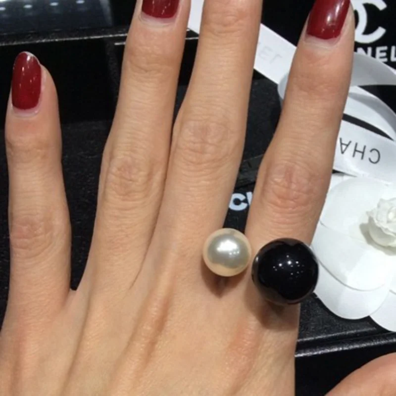 1pcs Rings for Women Chic Fashion Double Pearl White Black Opening Adjustable Ring Gift ring set gold color rings stainless steel ring tibetan silver rings signet ring finger watch ring finger ring gold color ring chain ring half face ring amethyst zirconia ring silver ring opening ring adjustable rings zircon crystal ring wedding rings moissanite diamond ring color change ring wedding ring ceramic ring animal ring