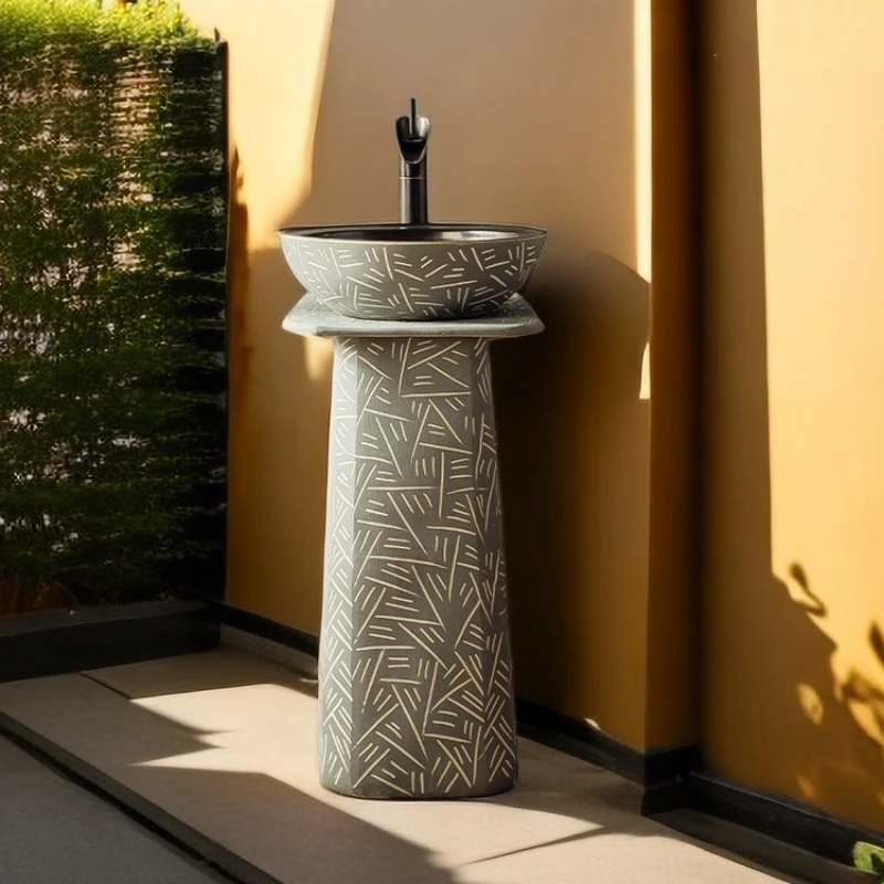 

Pillar style washbasin and integrated tea room balcony small unit