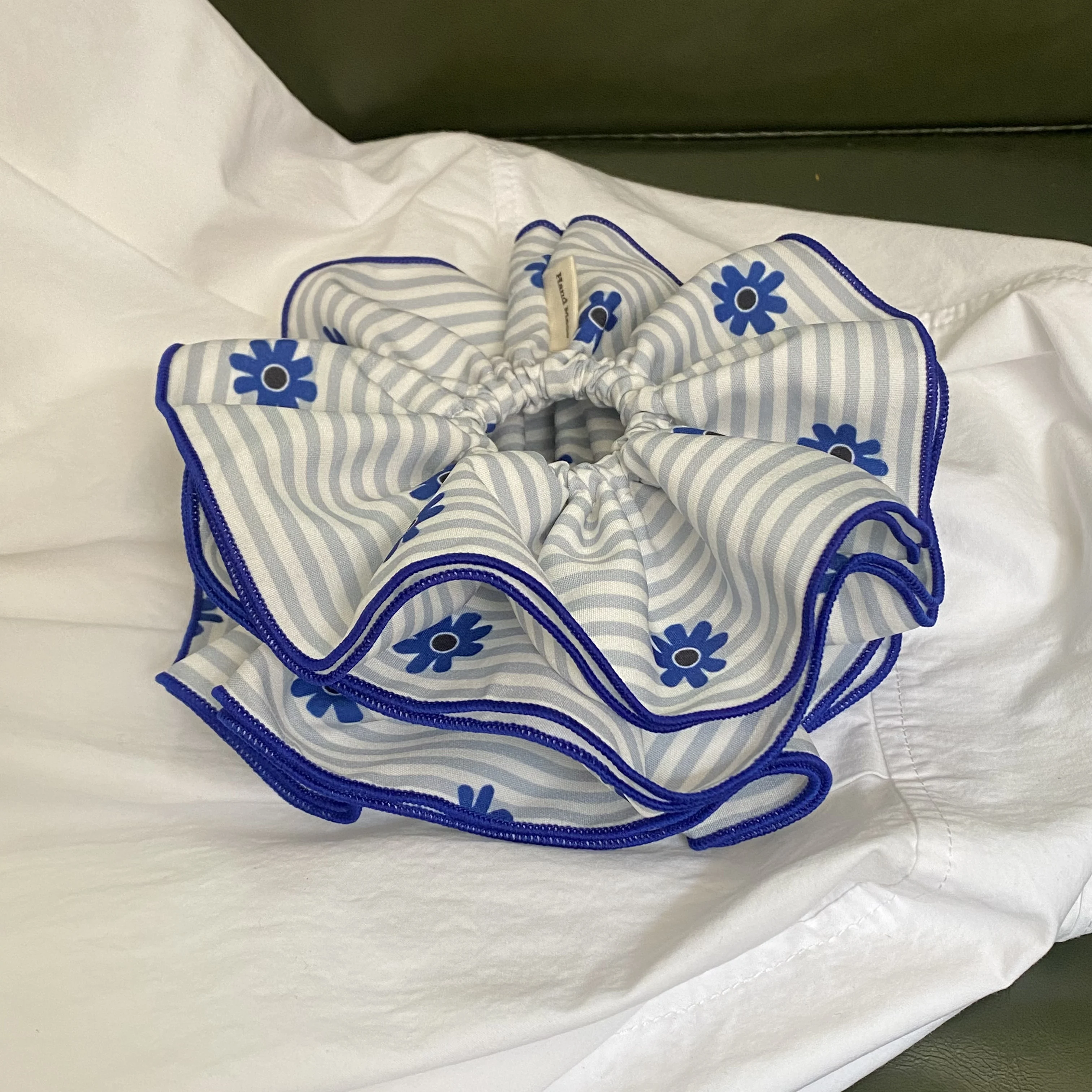 1Pc Blue And White Striped Floral Scrunchies Set, Handmade Hair Accessories For Women, Cute Hair Ties For Daily And Party Wear