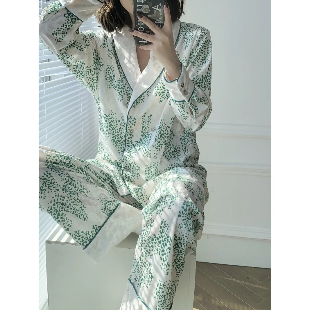 

Women Sleepwear Pyjama Pour Femme Fashion Print V-Neck Velvet Pajamas Set Autumn Winter Long Sleeve Trouser Suit Loose Homewear